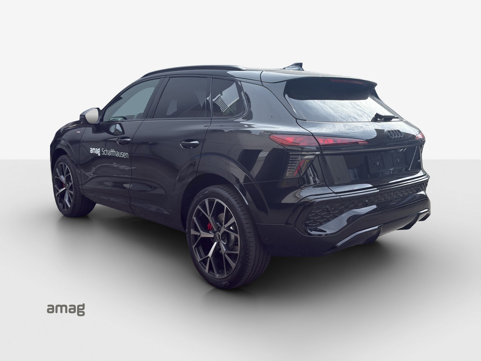AUDI Q3 SUV TFSI quattro 195 kW S tronic-image-2