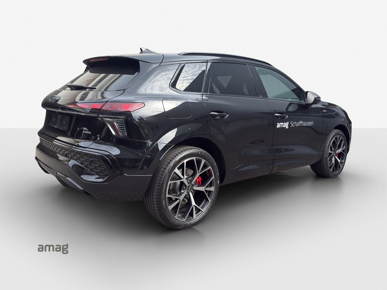 AUDI Q3 SUV TFSI quattro 195 kW S tronic-image-4