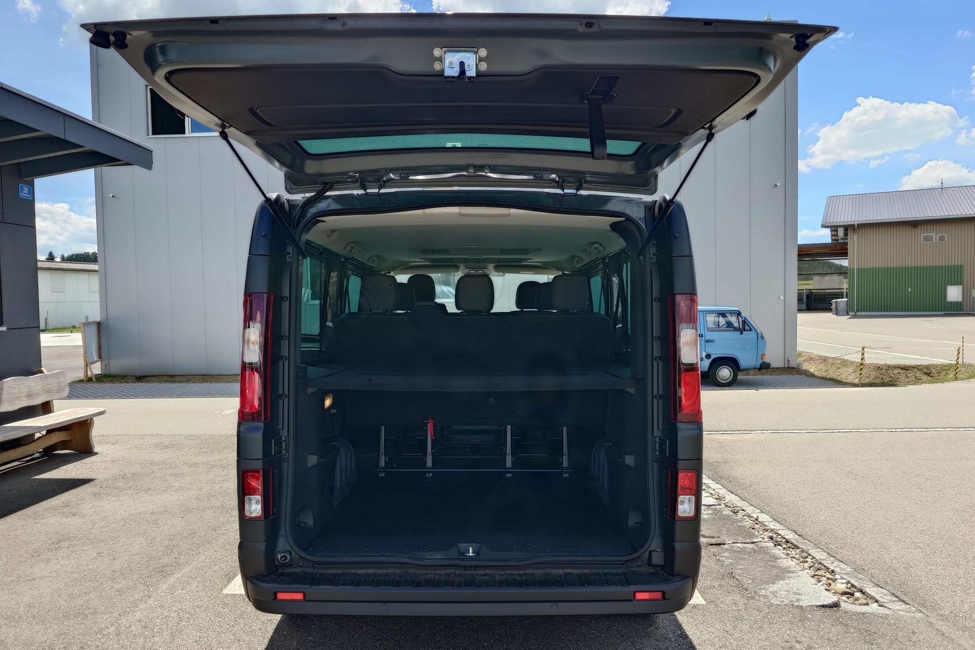 NISSAN Primastarr Kombi 3.0 t L2 H1 2. Tekna-image-4