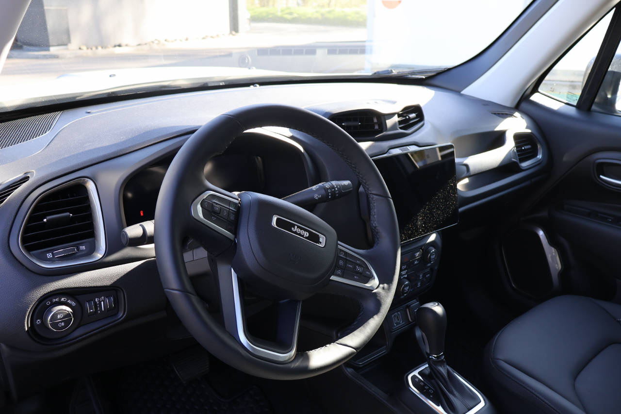 JEEP Renegade 1.5 Turbo Summit Plus Sky-image-10