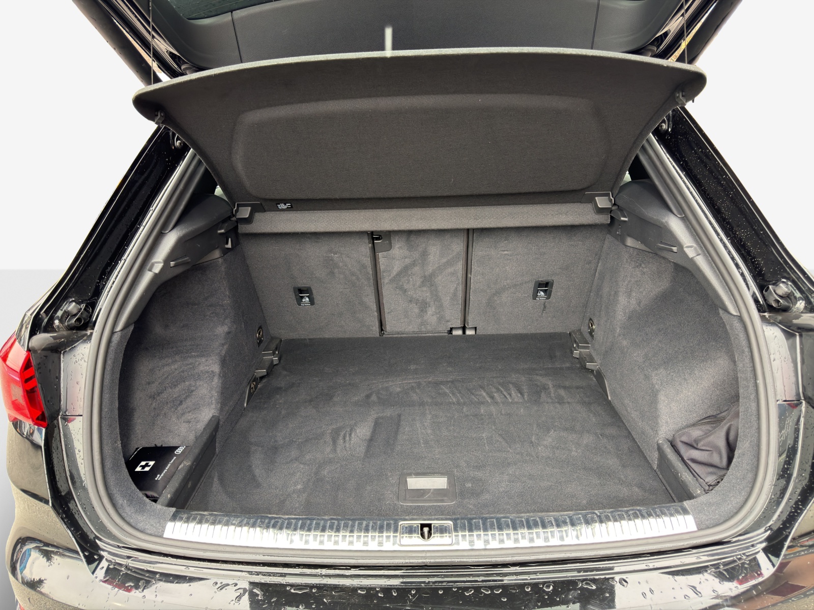 AUDI Q3 35 TFSI S line Attraction S-tronic-image-12