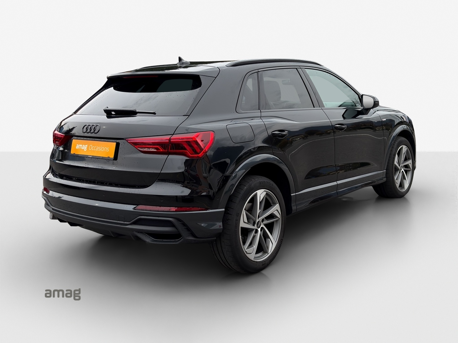 AUDI Q3 35 TFSI S line Attraction S-tronic-image-4