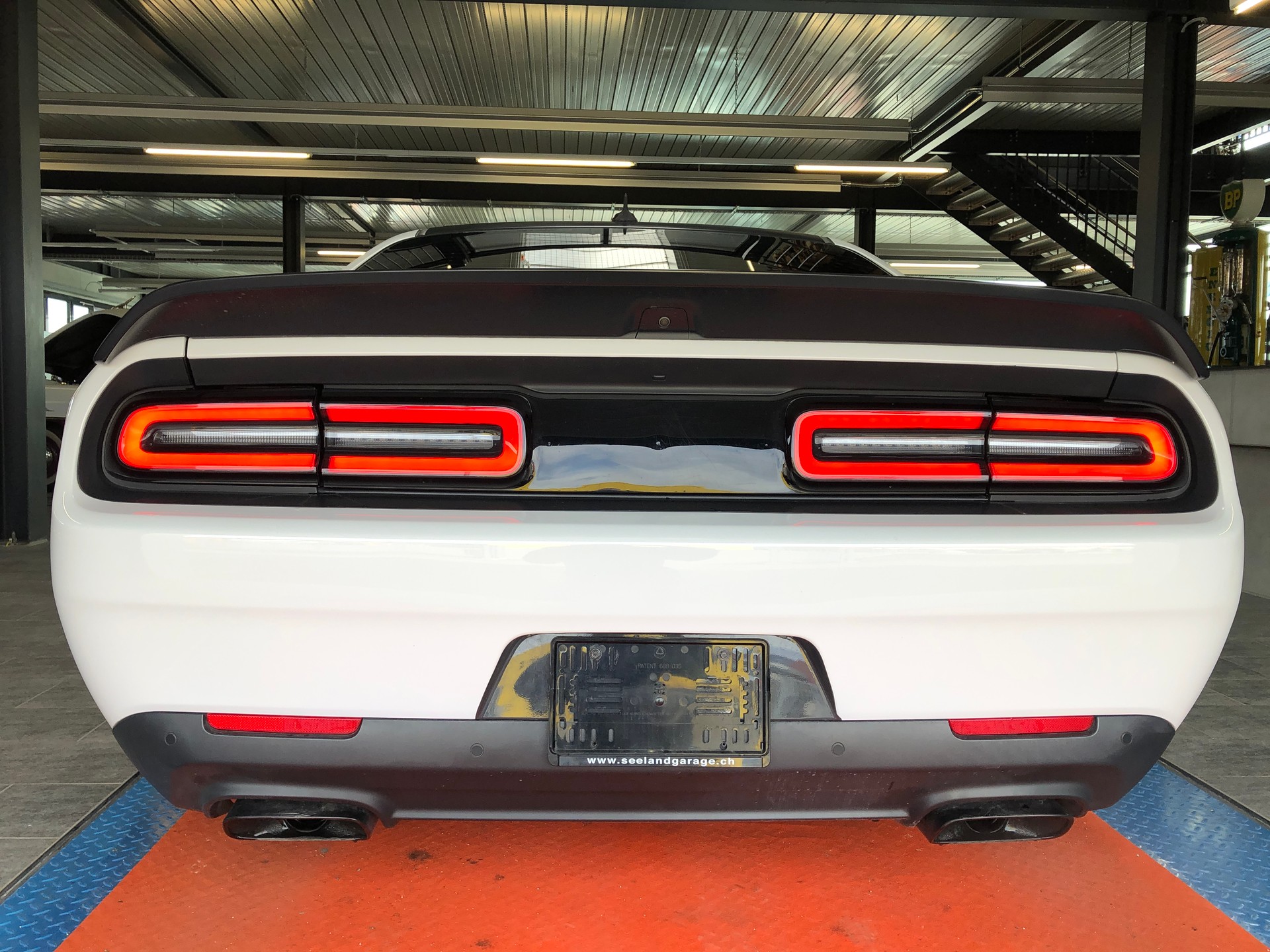 DODGE Challenger SRT 6.2-V8 Hellcat WIDEBODY Redeye-showroom-element-3