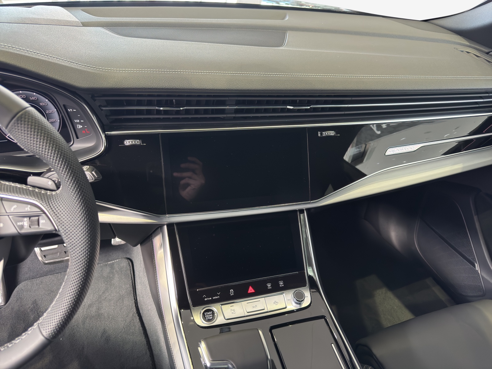 AUDI Q8 SUV TFSI e quattro 360 kW tiptronic-image-10