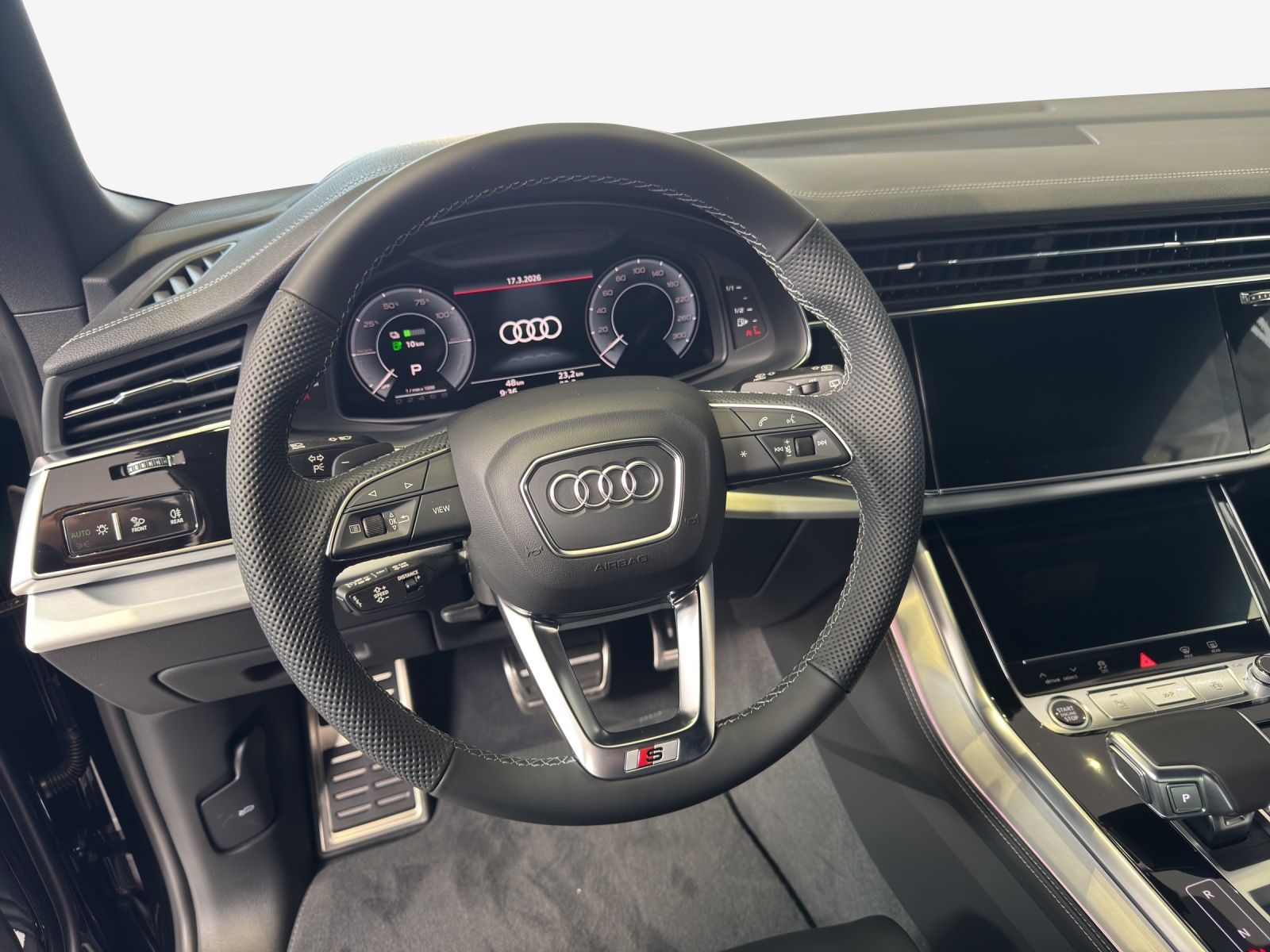 AUDI Q8 SUV TFSI e quattro 360 kW tiptronic-image-9