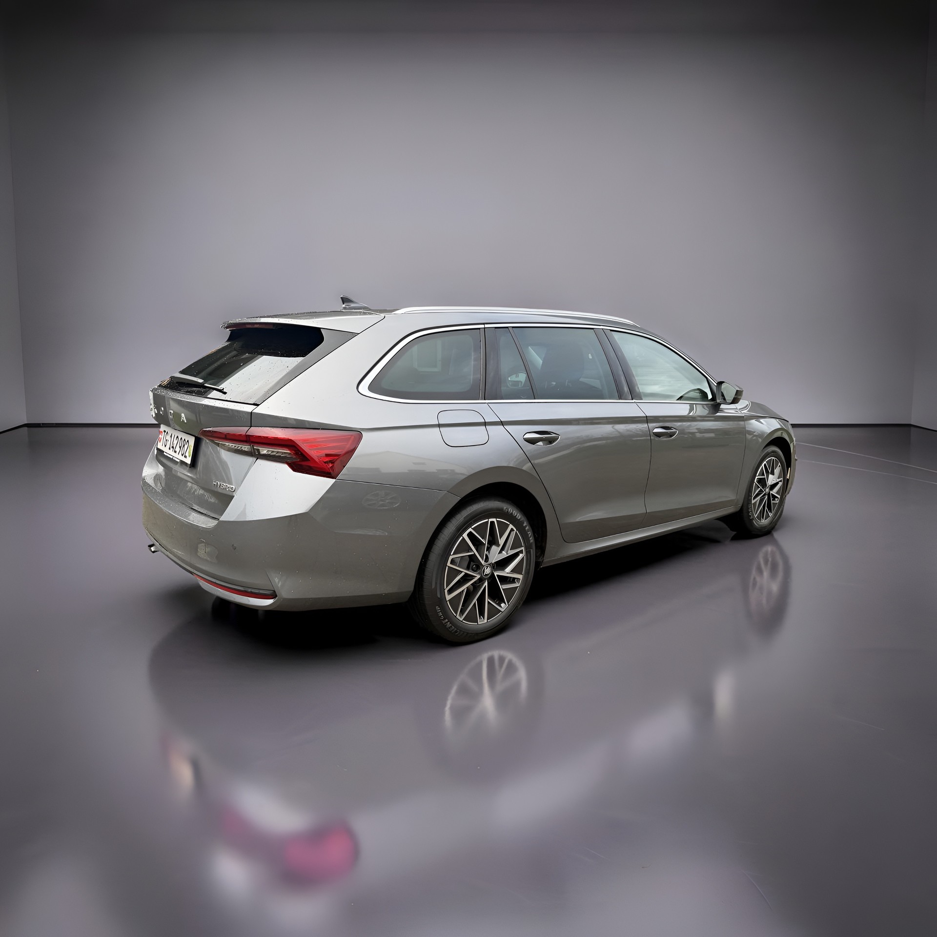 SKODA Octavia Combi 1.5 TSI mHEV DSG Selection-image-4
