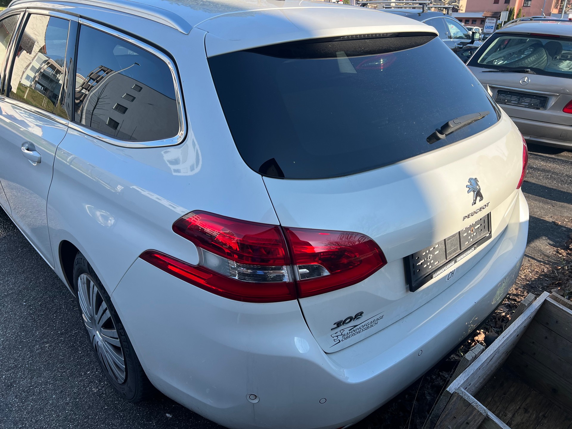 PEUGEOT 308 SW 1.5 BlueHDI Tech Edition EAT8-image-5