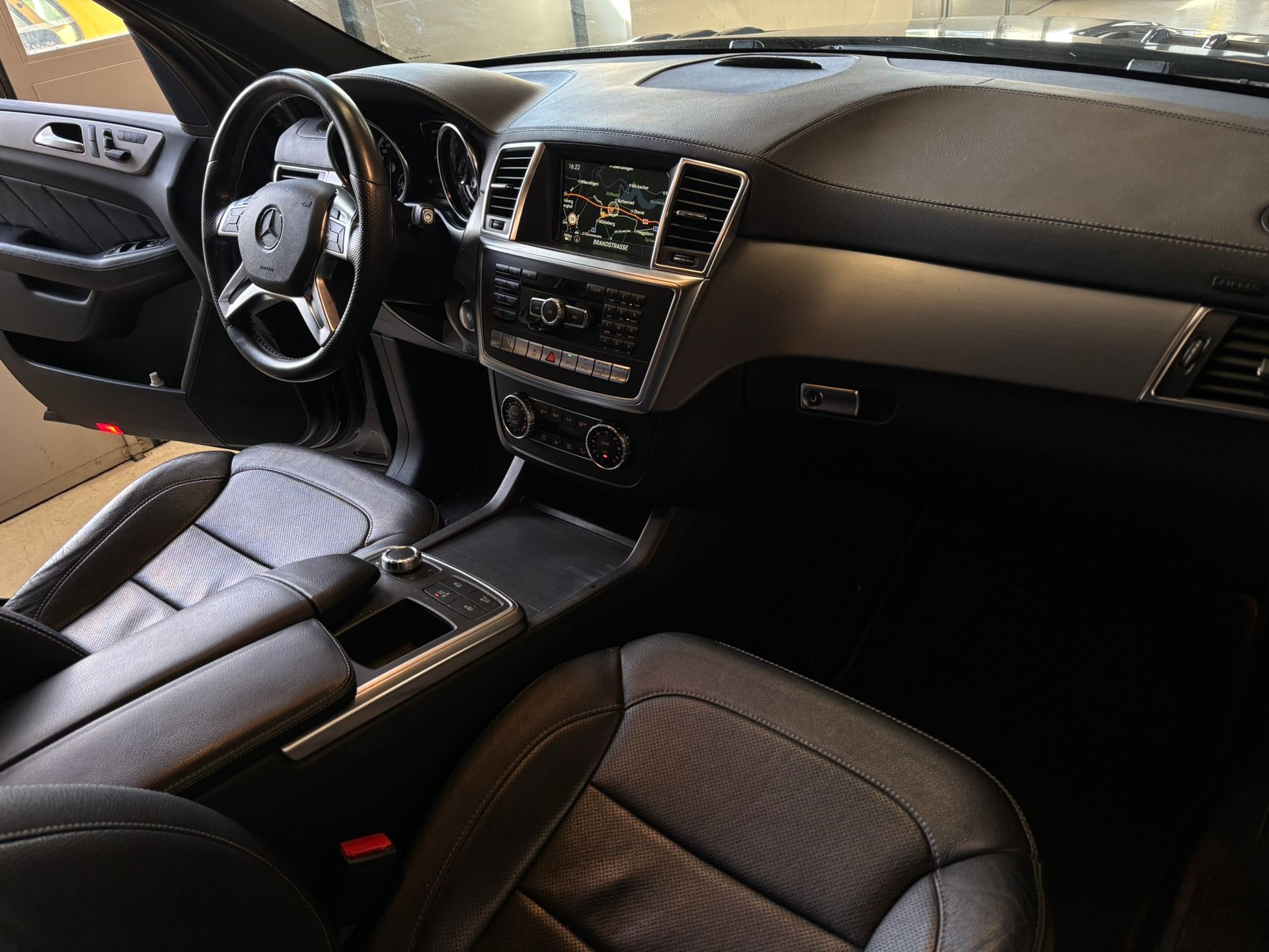 MERCEDES-BENZ GL 350 BlueTEC 4Matic 7G-TRONIC-image-9