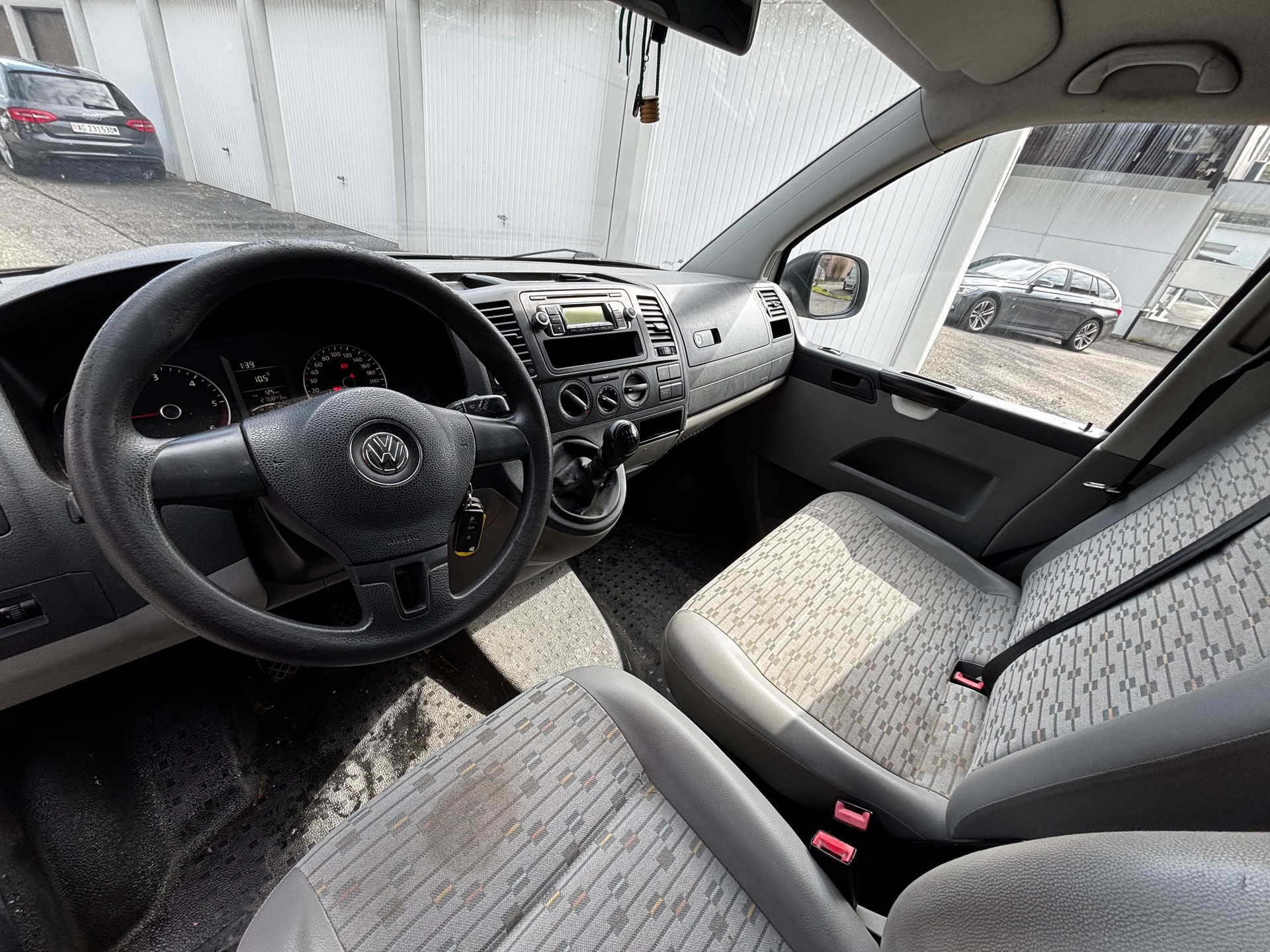 VW T5 2.0 TDI-image-8