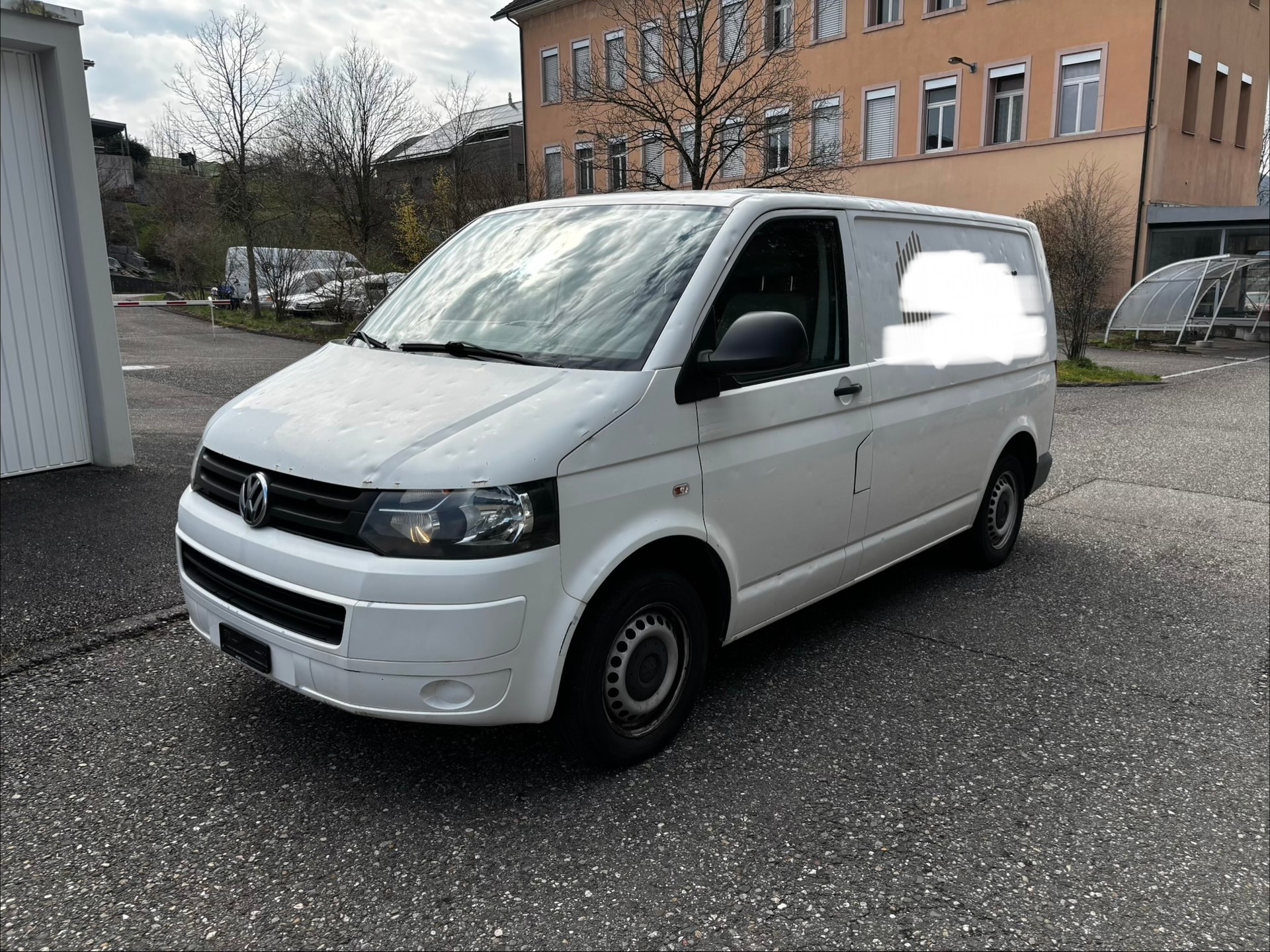 VW T5 2.0 TDI-image-1