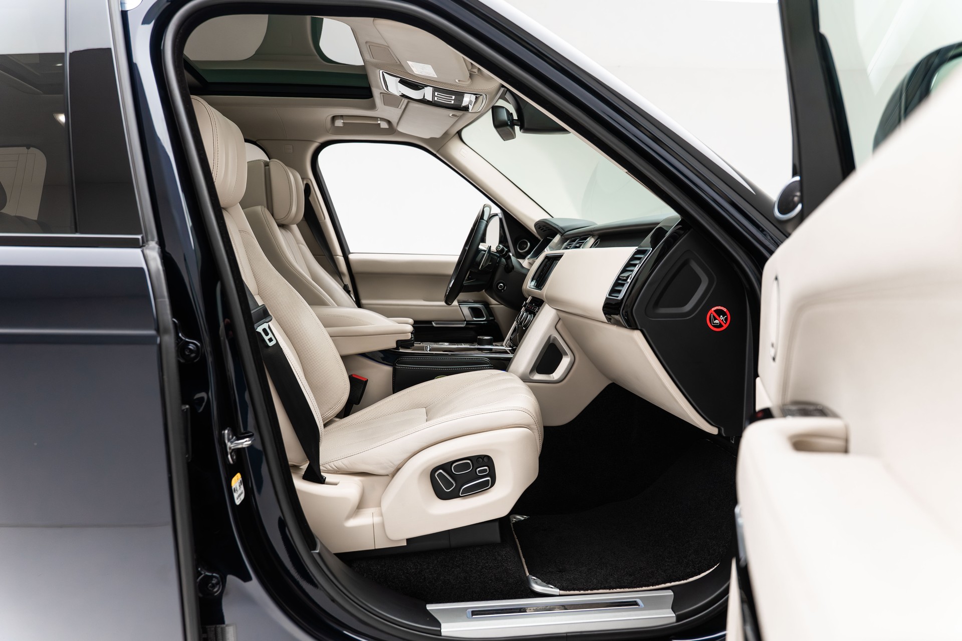 LAND ROVER Range Rover 4.4 SDV8 Autobiography-image-22
