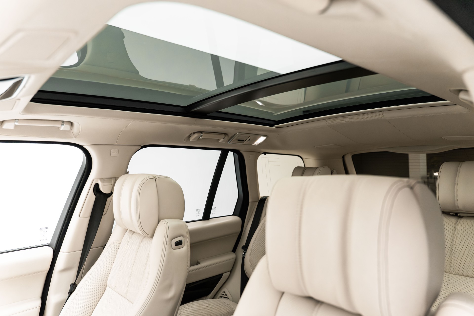 LAND ROVER Range Rover 4.4 SDV8 Autobiography-image-16