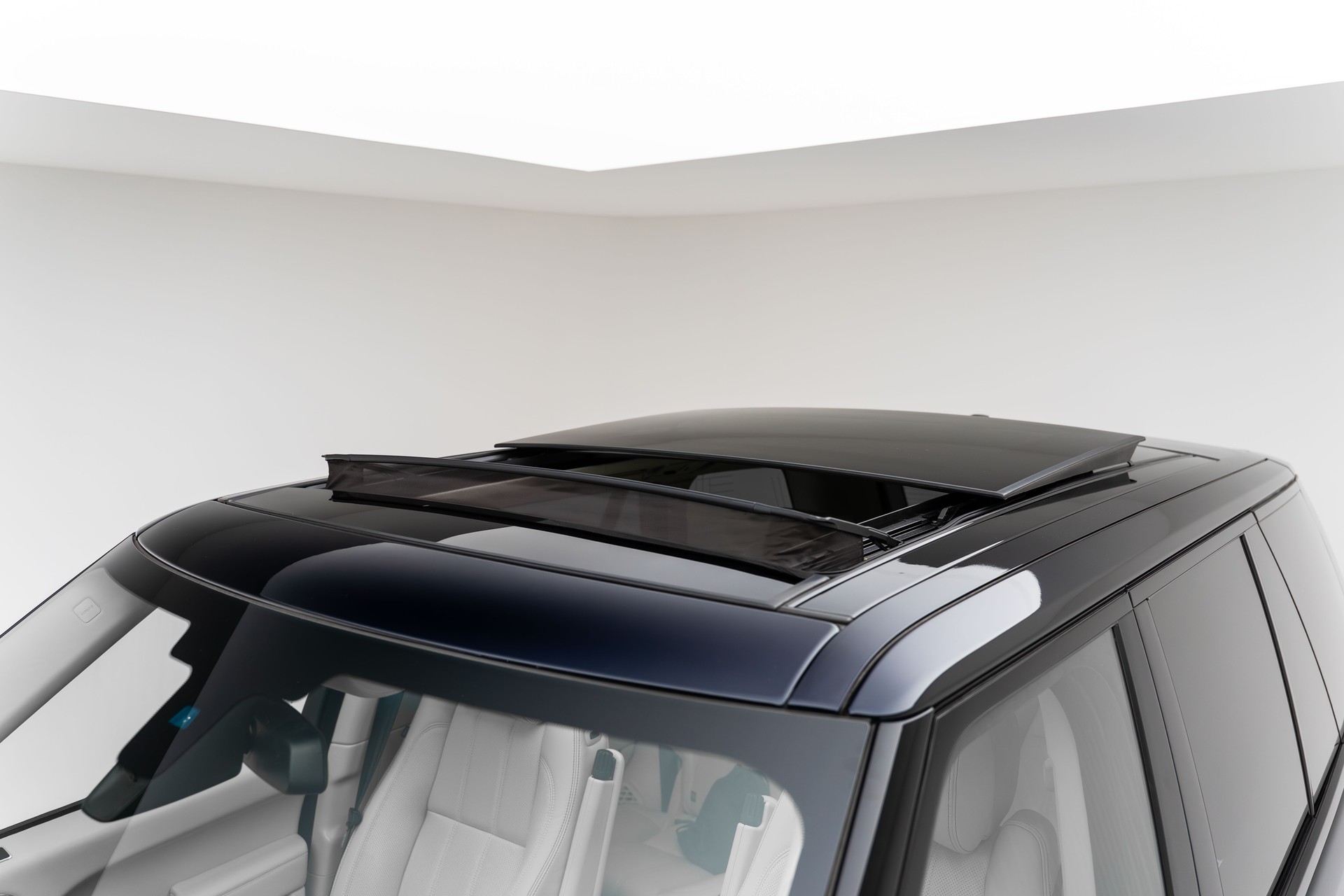 LAND ROVER Range Rover 4.4 SDV8 Autobiography-image-6