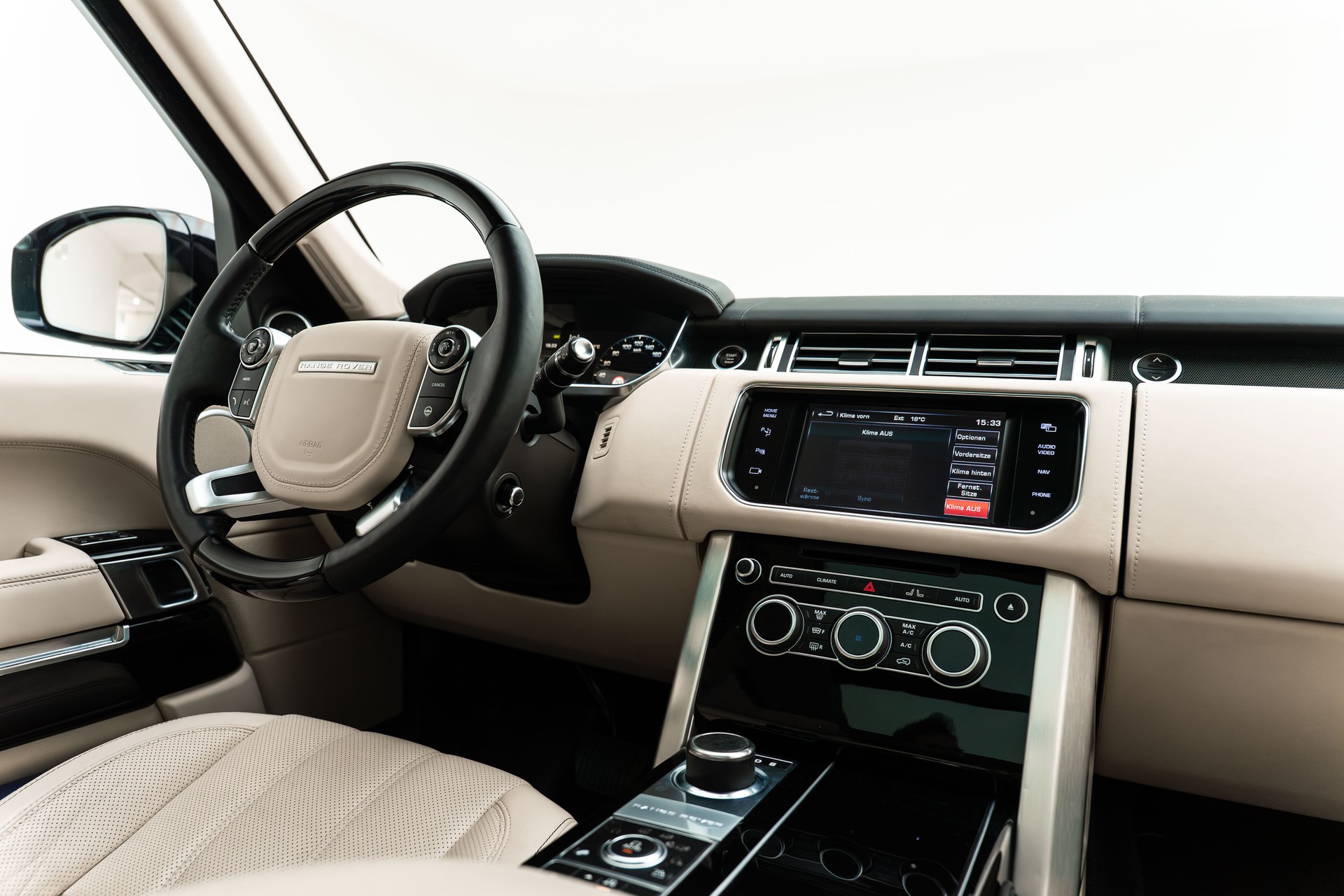 LAND ROVER Range Rover 4.4 SDV8 Autobiography-image-24
