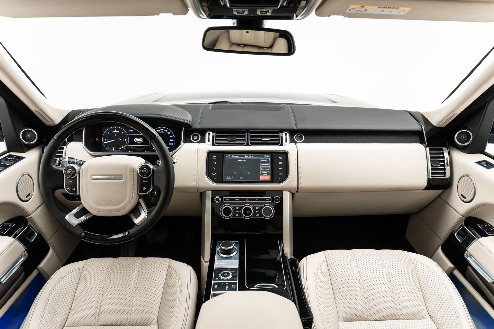 LAND ROVER Range Rover 4.4 SDV8 Autobiography-image-25