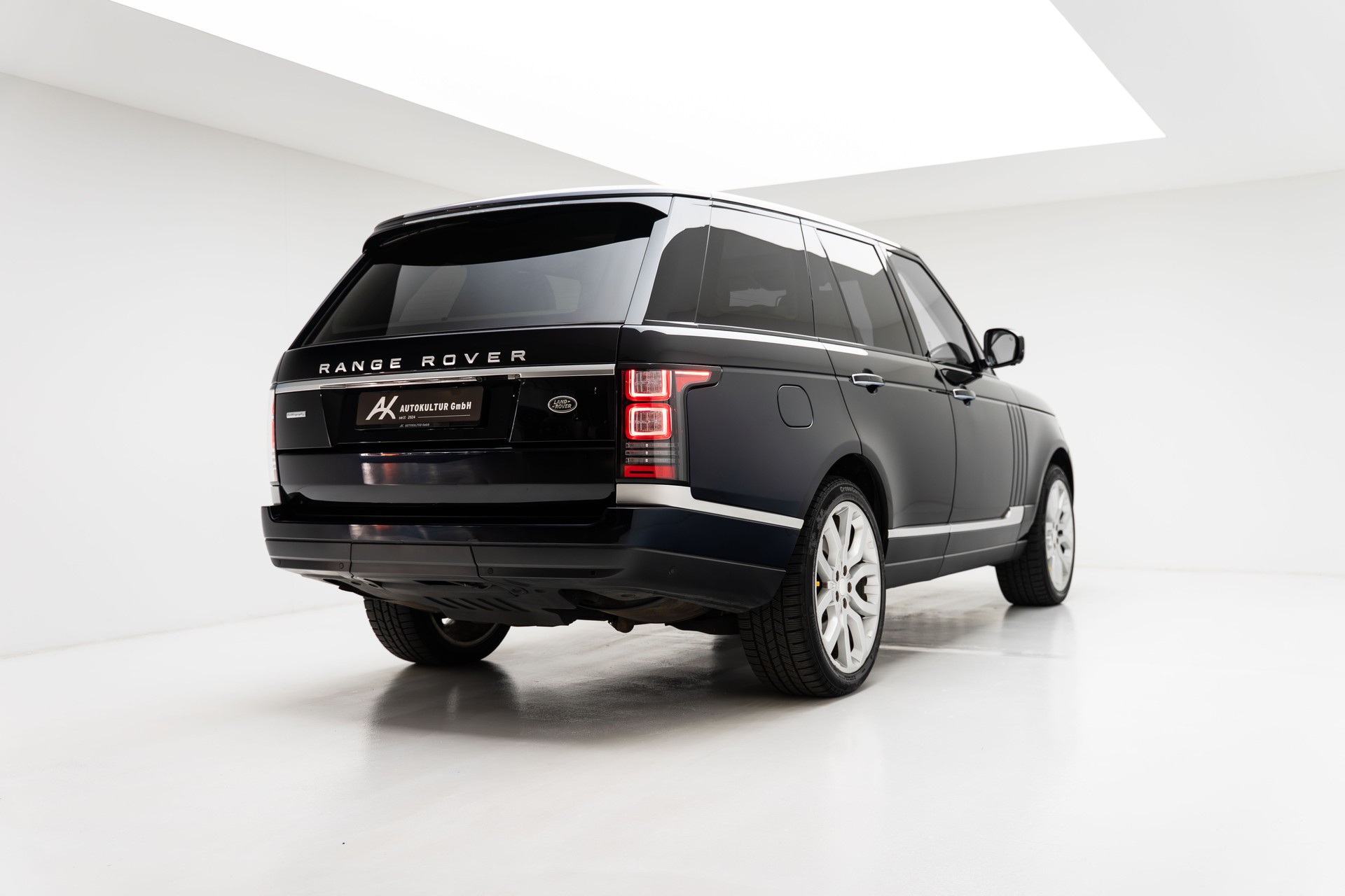 LAND ROVER Range Rover 4.4 SDV8 Autobiography-image-9