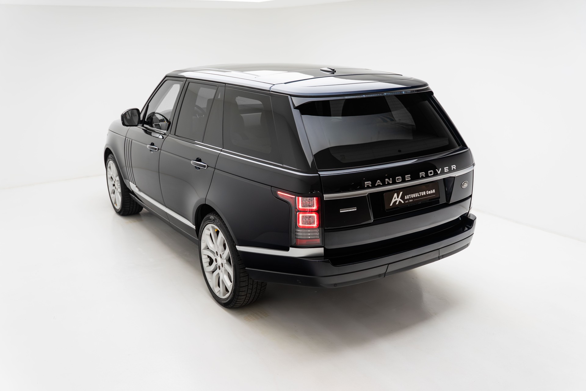 LAND ROVER Range Rover 4.4 SDV8 Autobiography-image-12