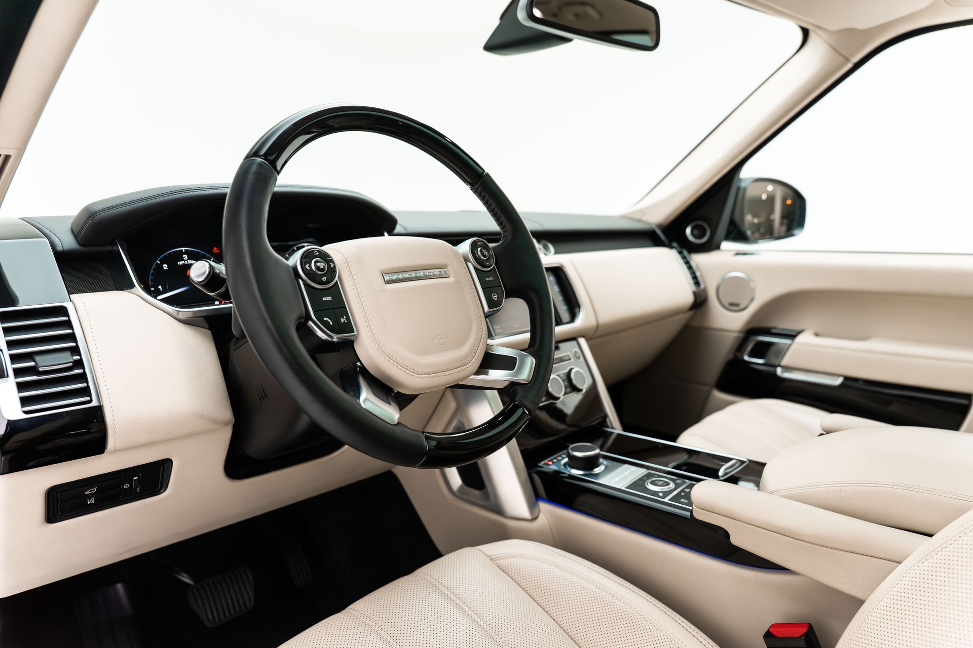 LAND ROVER Range Rover 4.4 SDV8 Autobiography-image-17
