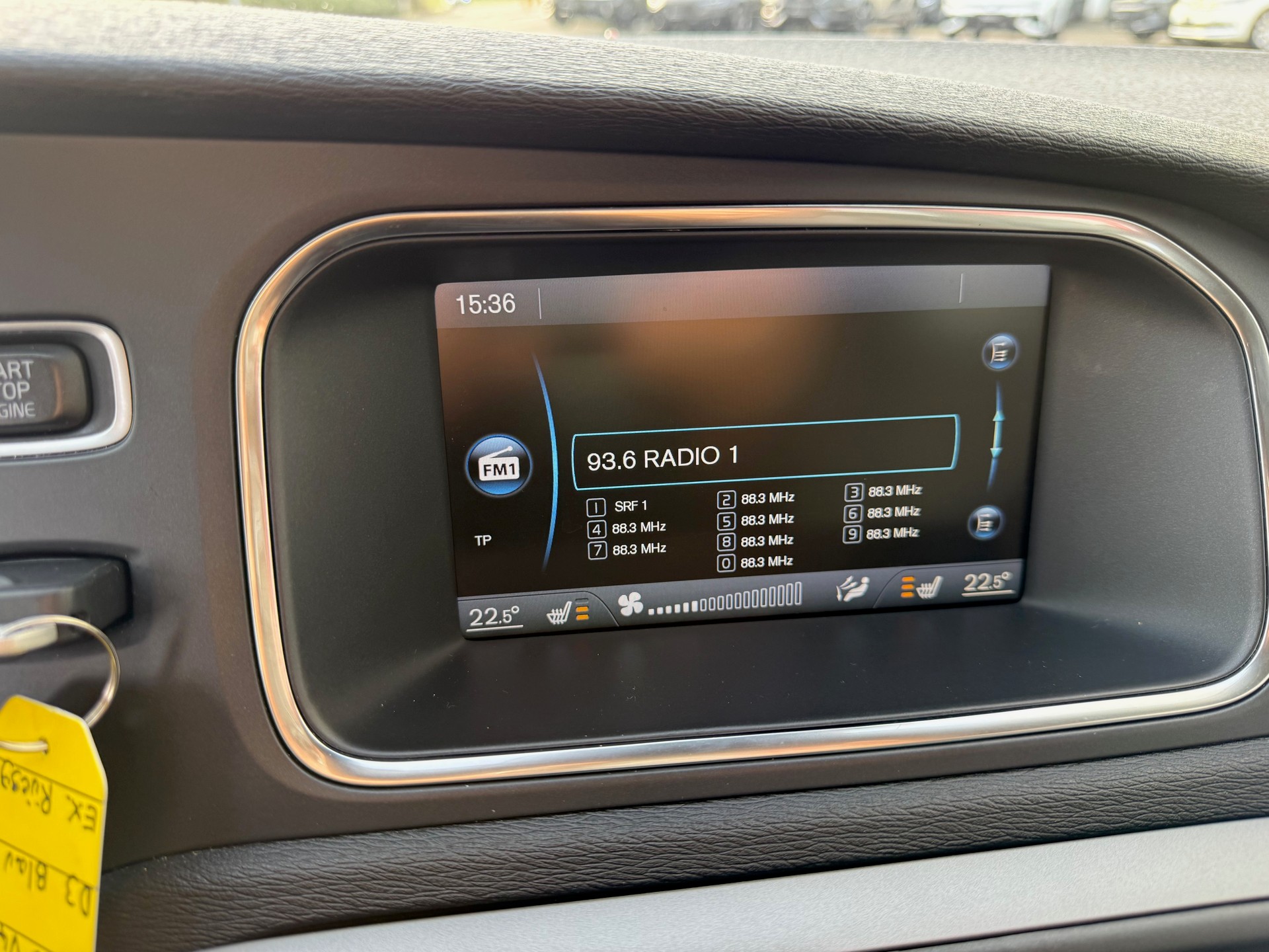 VOLVO V40 D3 Momentum Geartronic-image-6