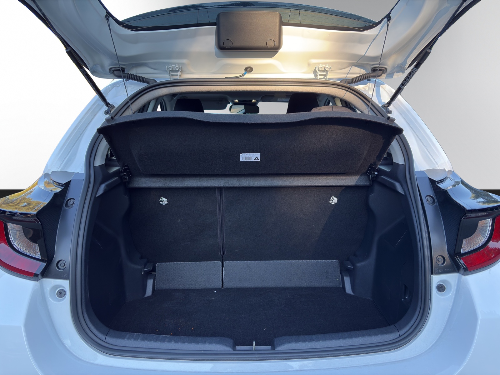MAZDA 2 Hybrid Centre-line-image-6