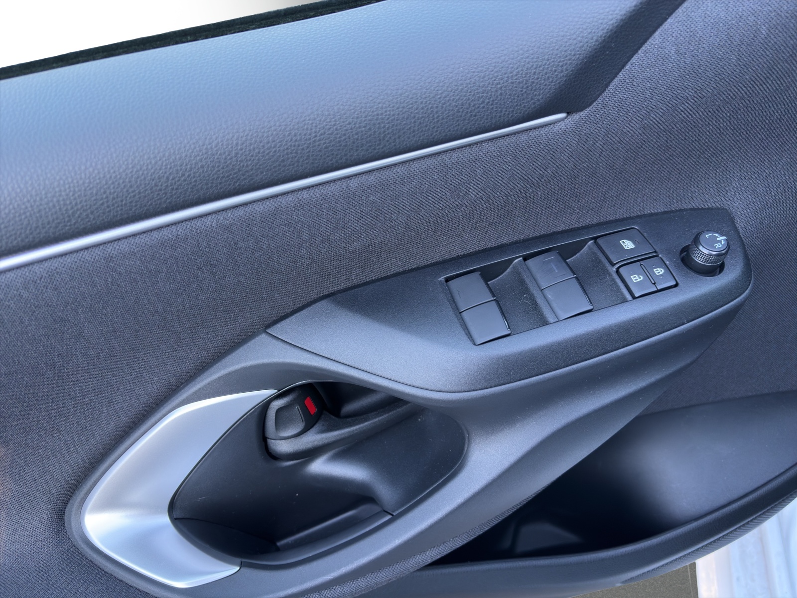 MAZDA 2 Hybrid Centre-line-image-9
