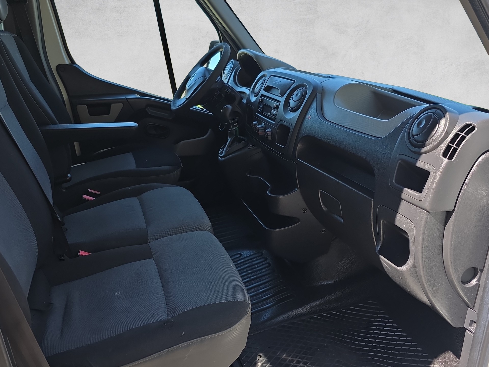 RENAULT Master T35 2.3dCi L2H2 A-image-6
