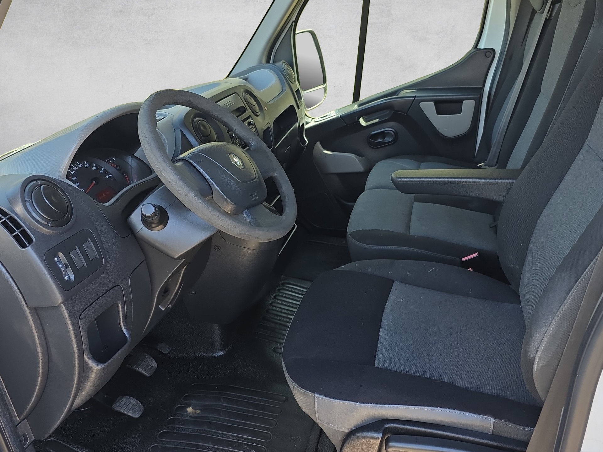 RENAULT Master T35 2.3dCi L2H2 A-image-5