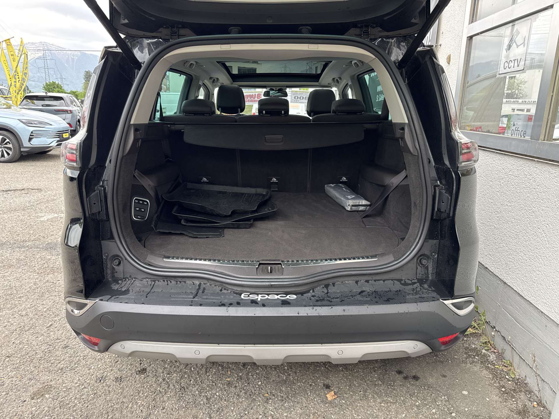 RENAULT Espace 1.6 TCe Swiss Edition 200PS 7-Plätzer EDC-Automat-image-8