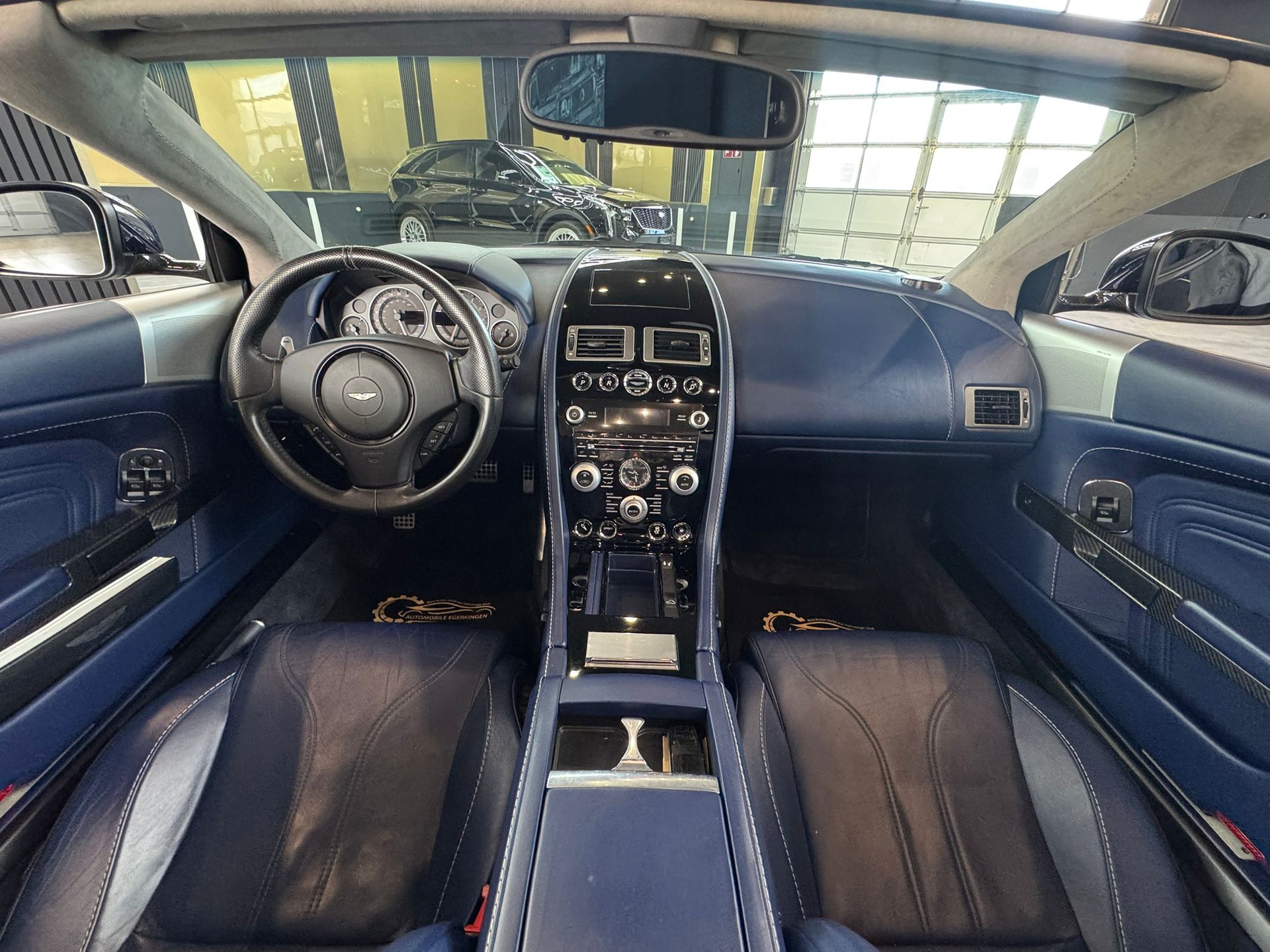 ASTON MARTIN DBS Volante Touchtronic 2-image-11