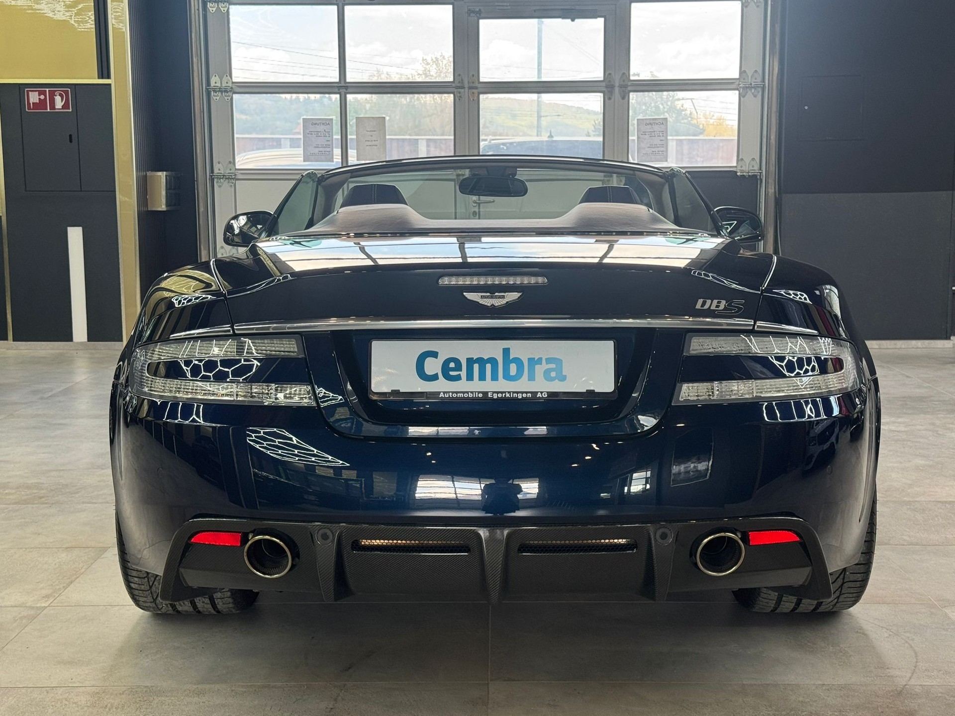 ASTON MARTIN DBS Volante Touchtronic 2-image-5