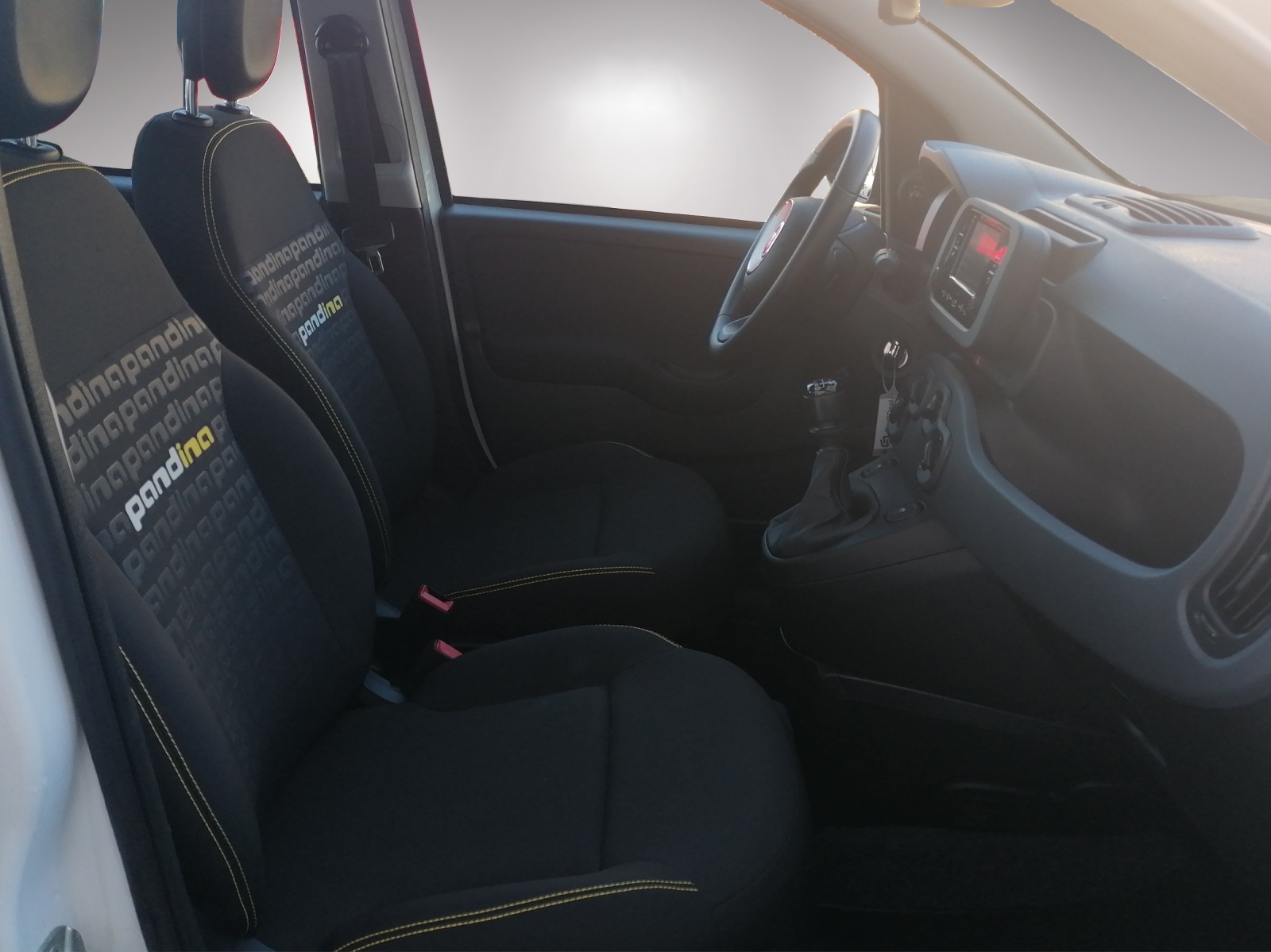 FIAT Panda 1.0 Hybrid Cult-image-5