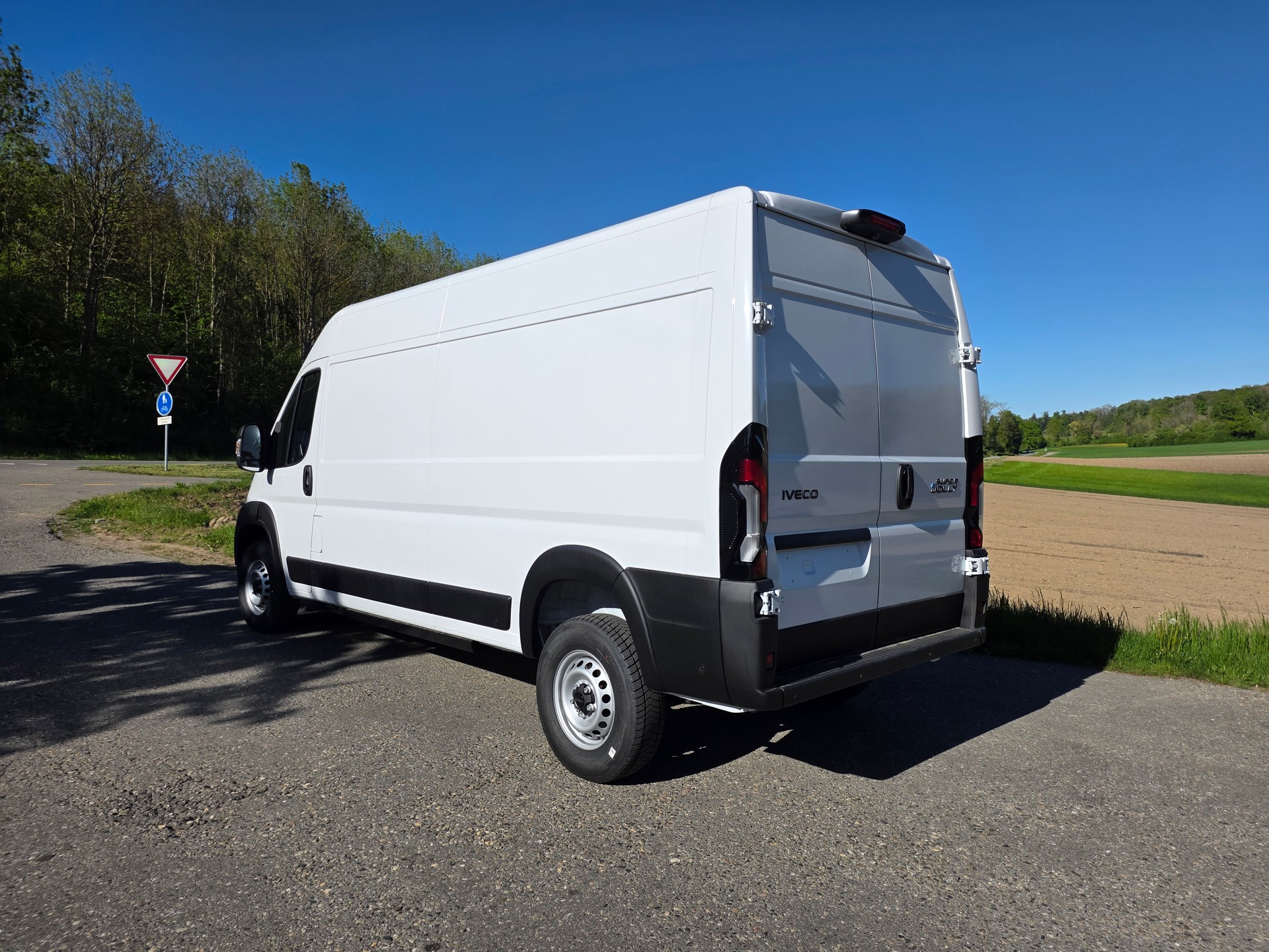 IVECO eSuperJolly 42F20-image-3