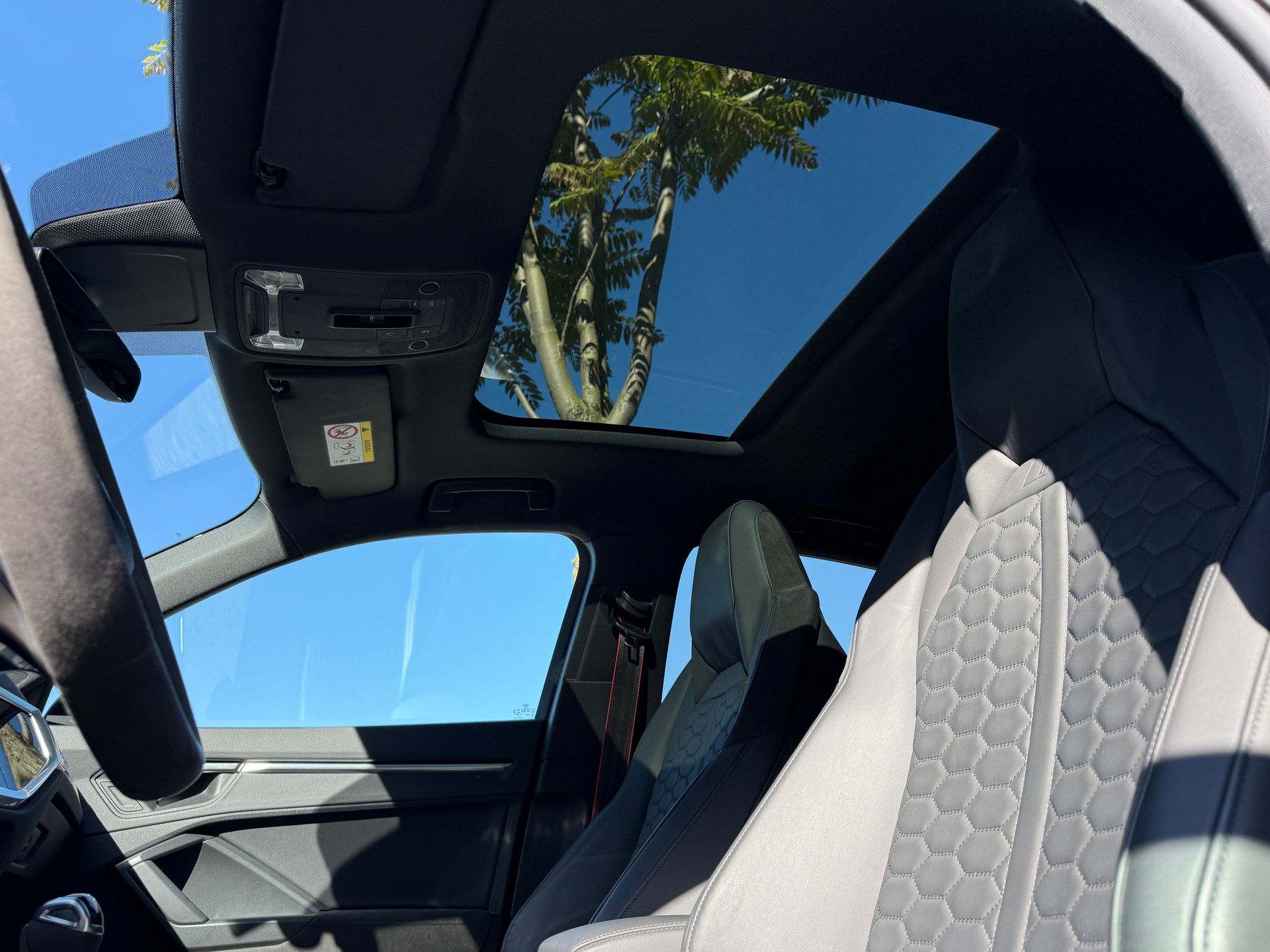 AUDI RS Q3 Sportback quattro S tronic-image-14