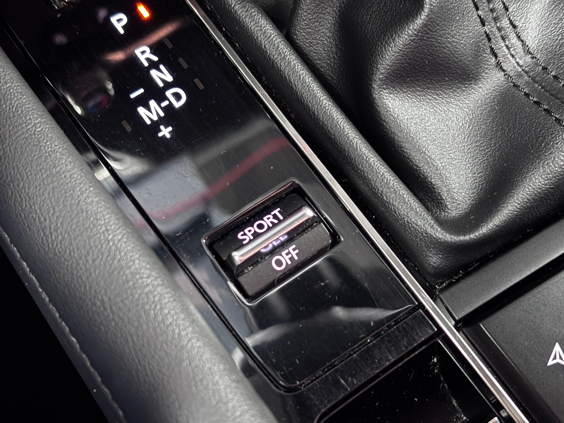 MAZDA 3 Sedan SKYACTIV-X M Hybrid 186 Revolution Automat-image-18