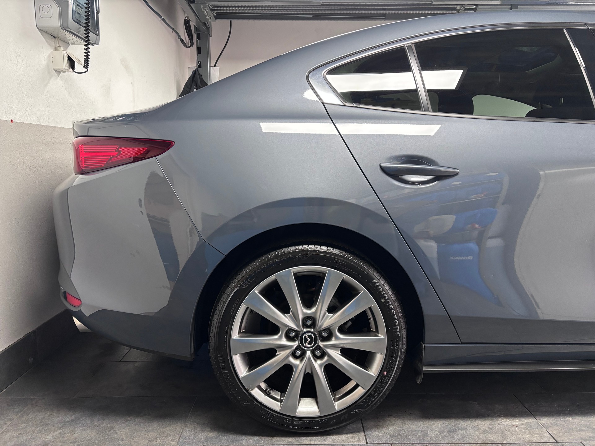 MAZDA 3 Sedan SKYACTIV-X M Hybrid 186 Revolution Automat-image-4