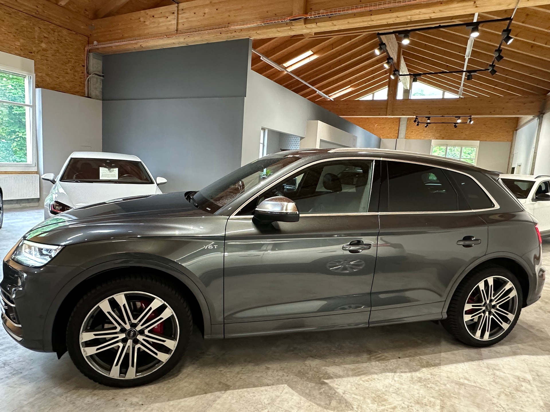 AUDI SQ5 3.0 TFSI quattro S-tronic/1. Jahr Garantie/Lückenlos Amag-Servicegepflegt/Komplett neue Bremsen!-showroom-element-2