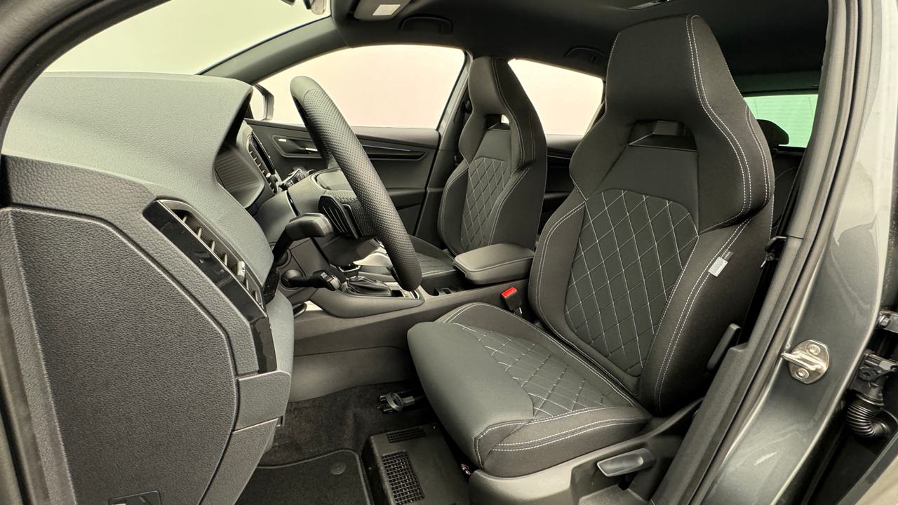 SKODA Karoq 2.0 TSI SportLine 4x4-image-4