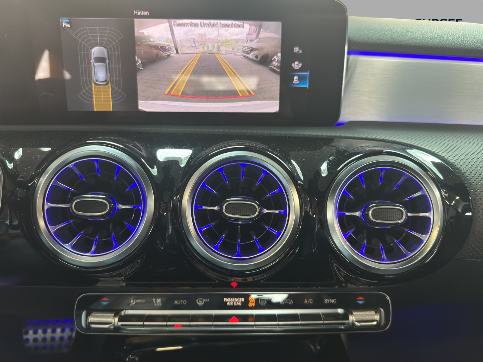 MERCEDES-BENZ A 35 AMG 4Matic Speedshift-image-11