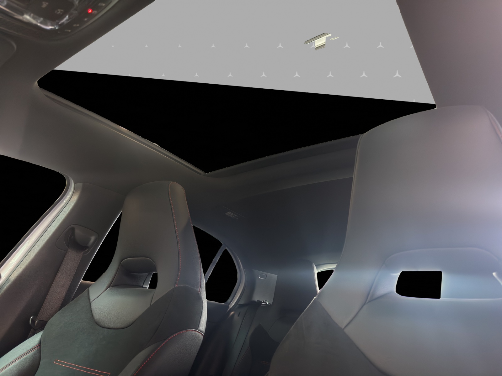 MERCEDES-BENZ A 35 AMG 4Matic Speedshift-image-8