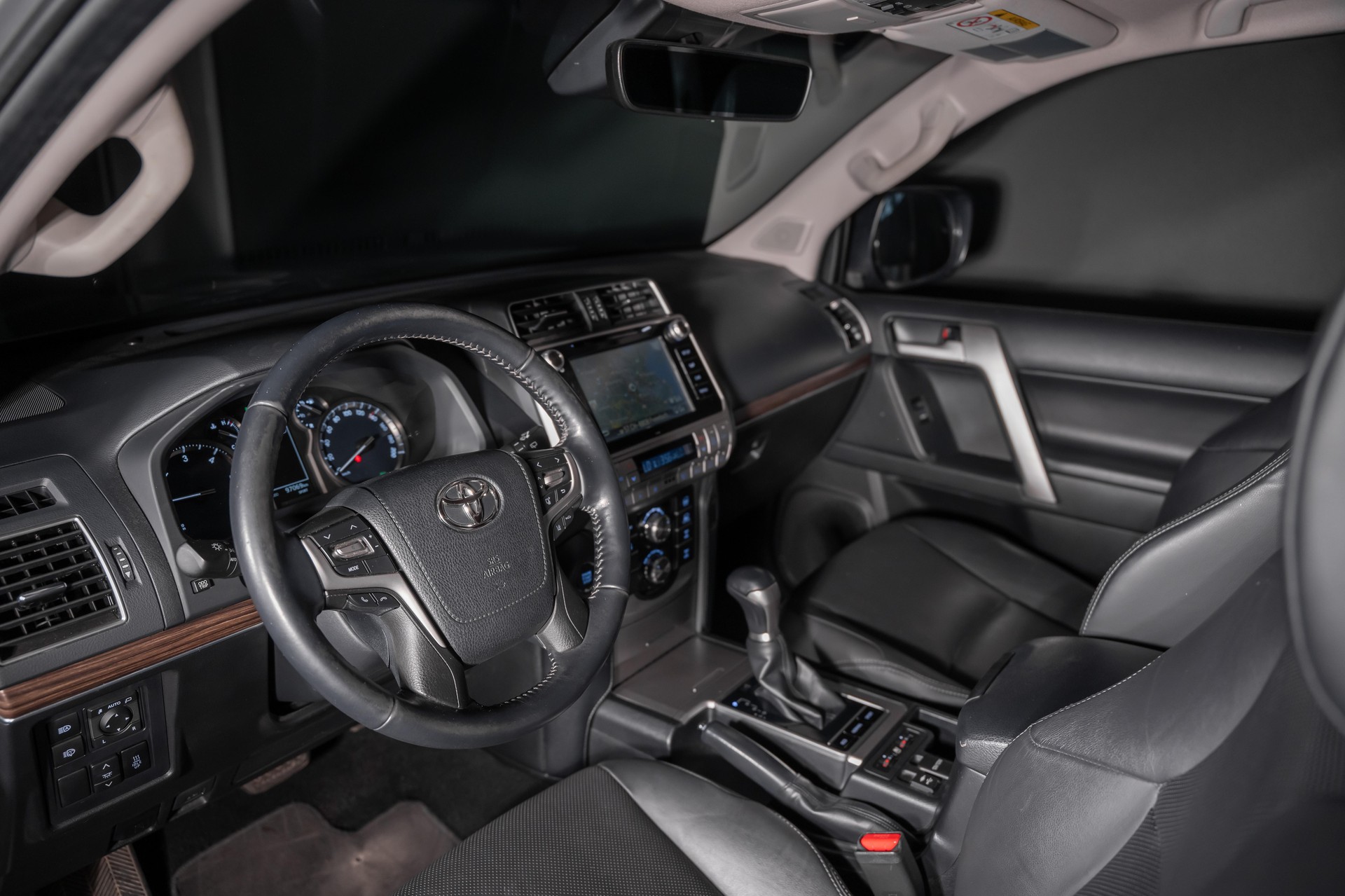 TOYOTA Land Cruiser 2.8 D 177 Style-image-12
