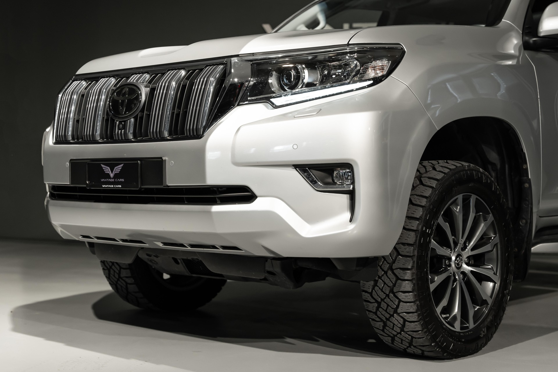 TOYOTA Land Cruiser 2.8 D 177 Style-image-4