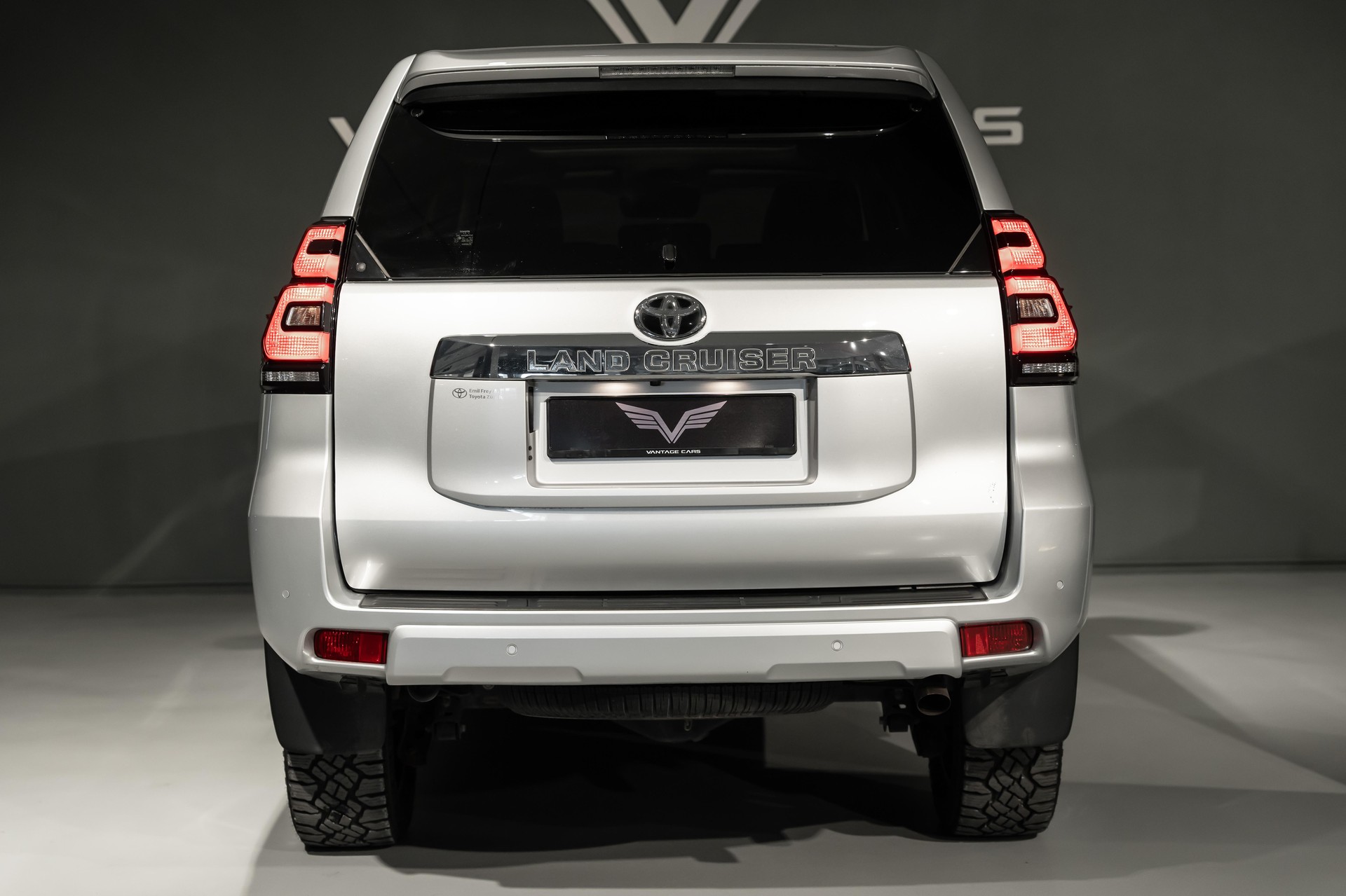 TOYOTA Land Cruiser 2.8 D 177 Style-image-9