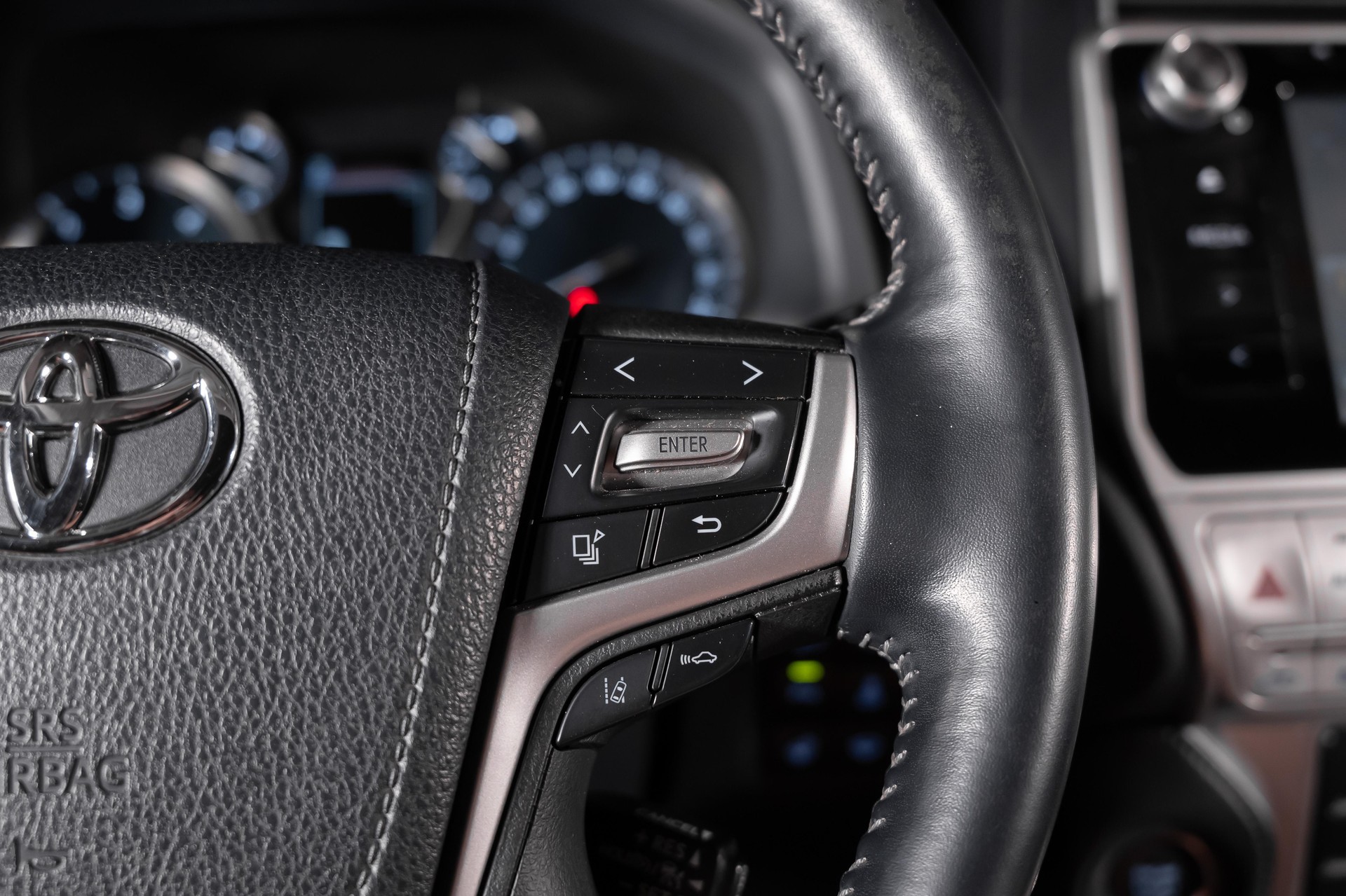 TOYOTA Land Cruiser 2.8 D 177 Style-image-25