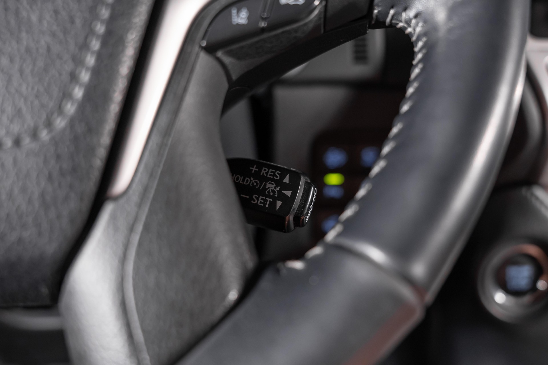 TOYOTA Land Cruiser 2.8 D 177 Style-image-24