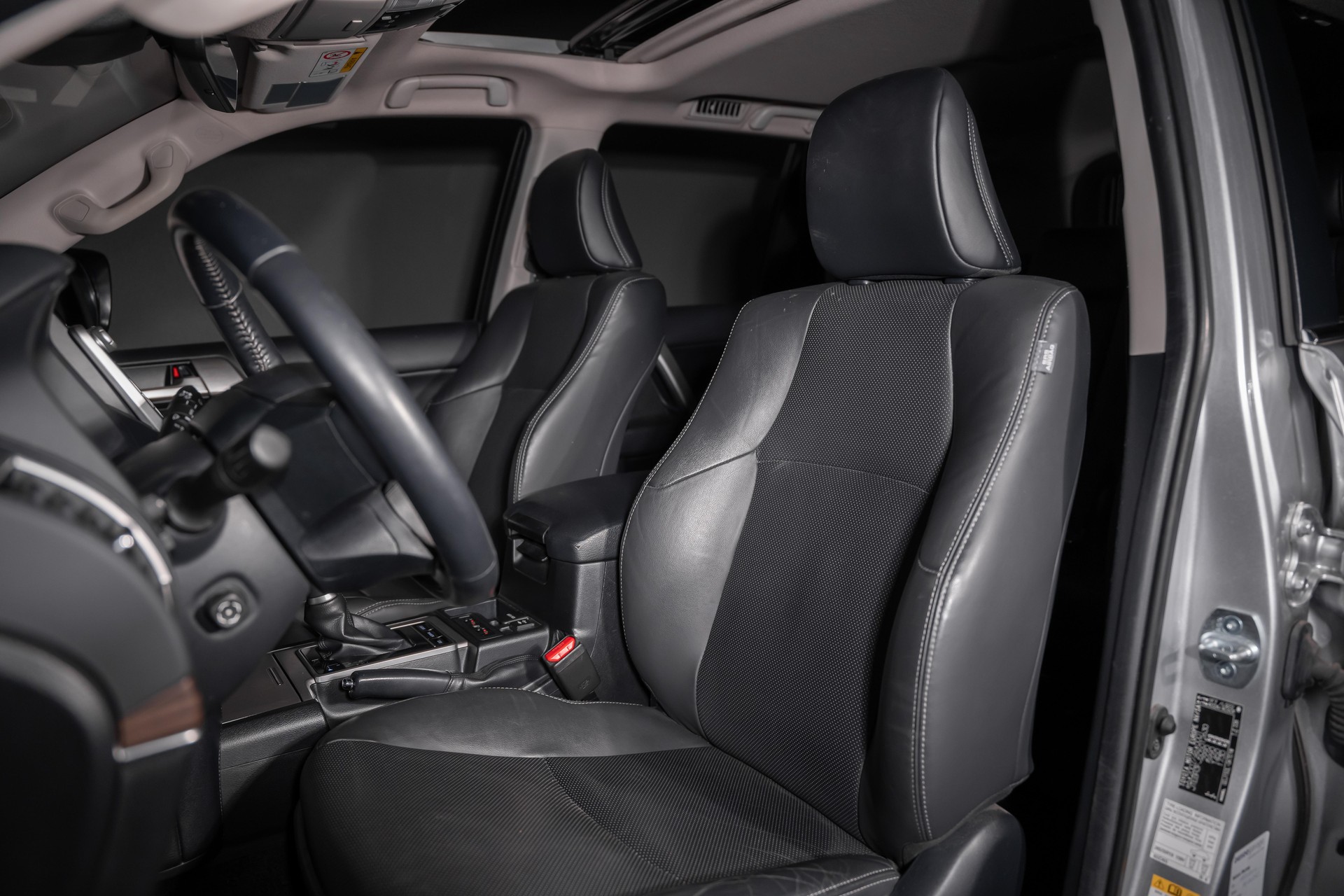 TOYOTA Land Cruiser 2.8 D 177 Style-image-14