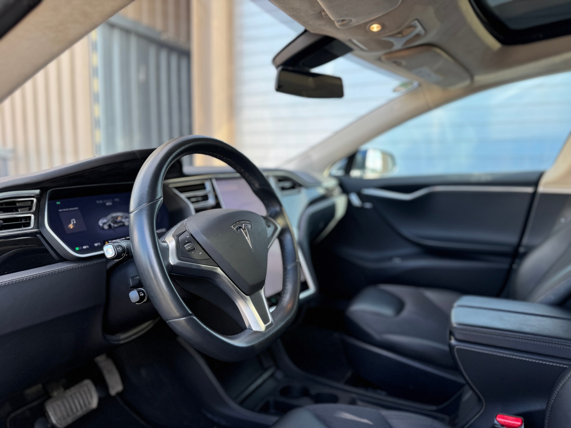 TESLA Model S 85-image-15