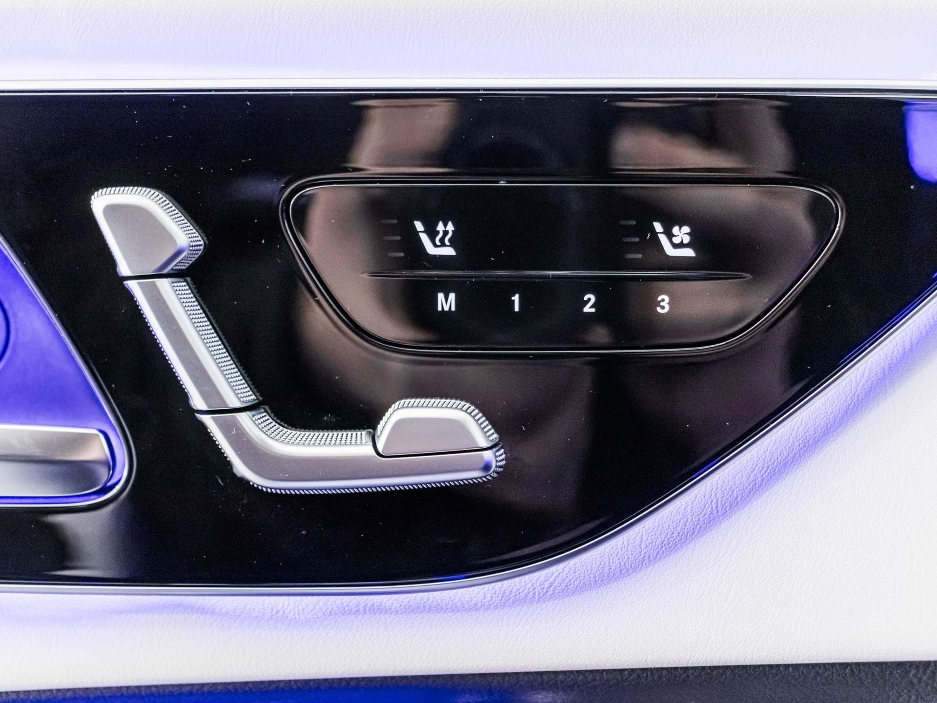 MERCEDES-BENZ CLE 450 4MATIC Coupé-image-11