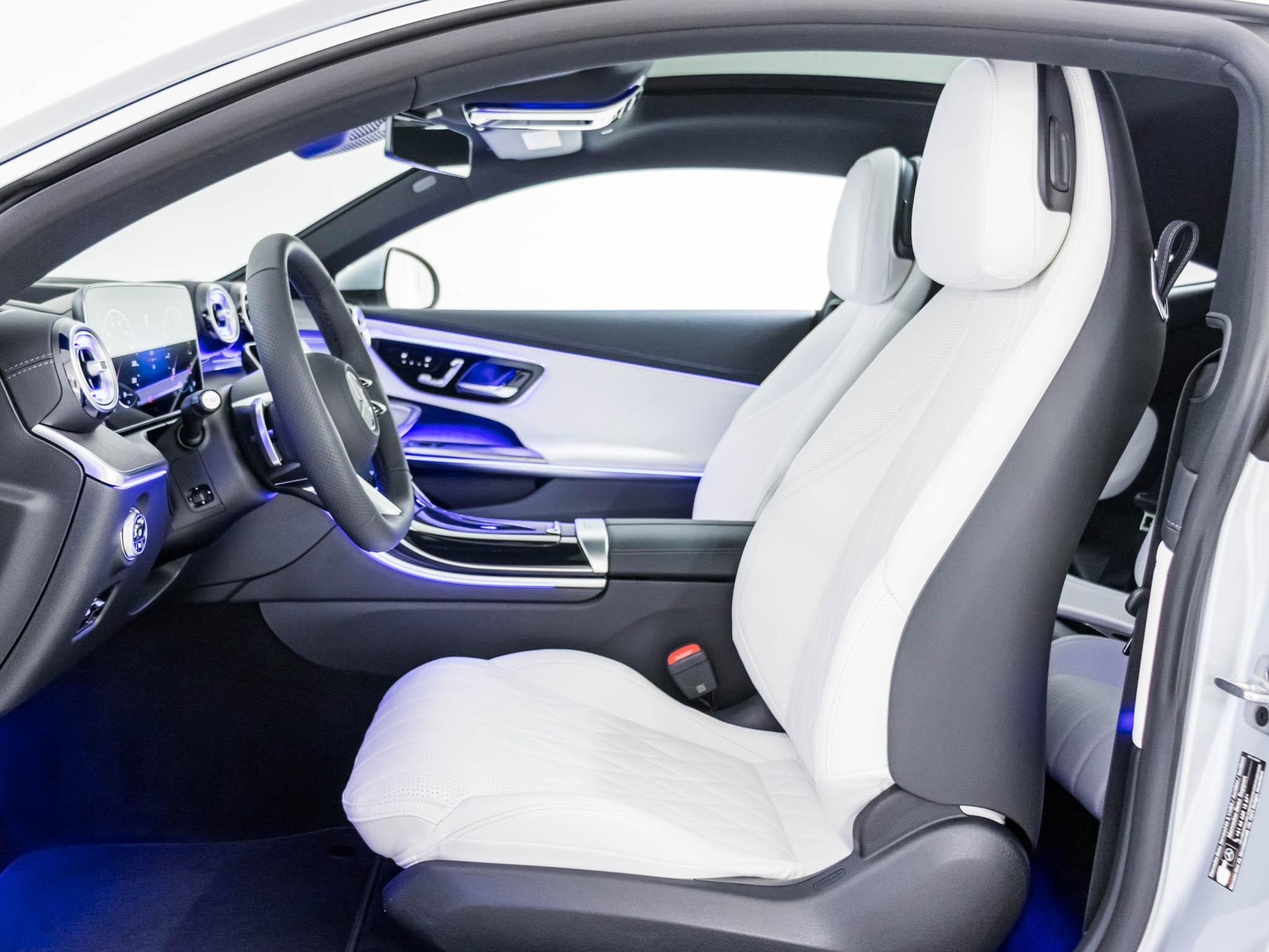 MERCEDES-BENZ CLE 450 4MATIC Coupé-image-6