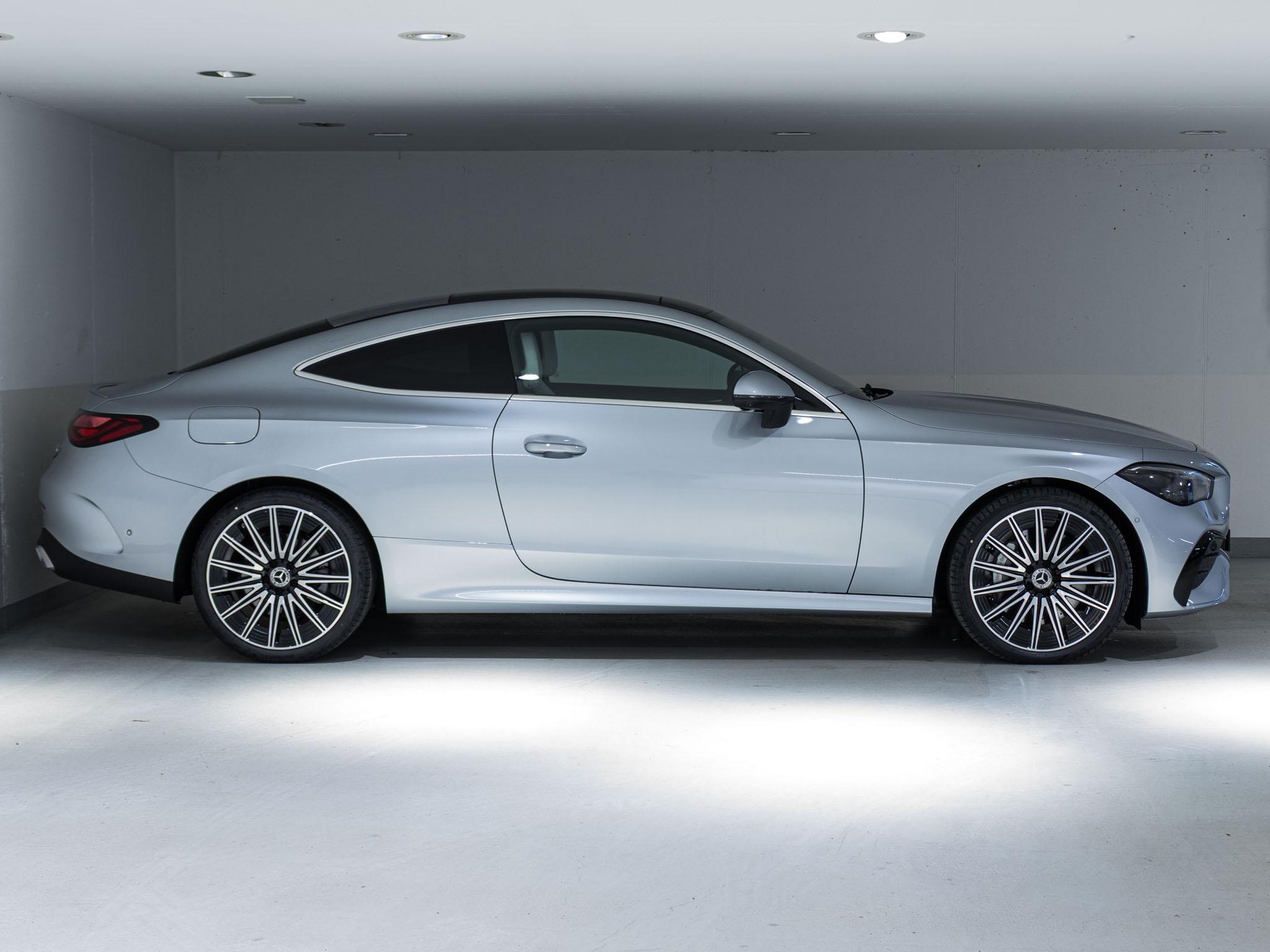 MERCEDES-BENZ CLE 450 4MATIC Coupé-image-1