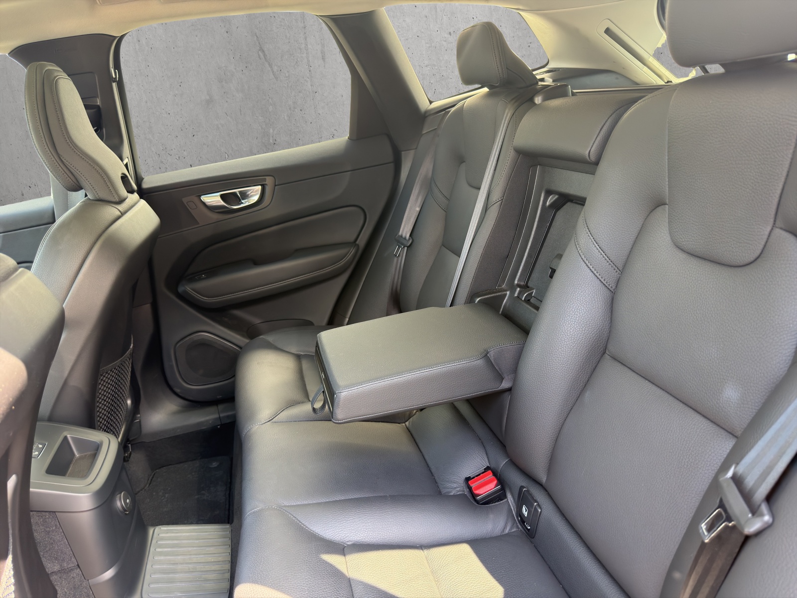 VOLVO XC60 T6 eAWD PluginHybrid Plus Dark Geartronic-image-14